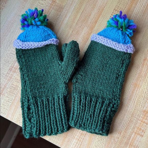 Hand Knit Mittens - Picture 4 of 4